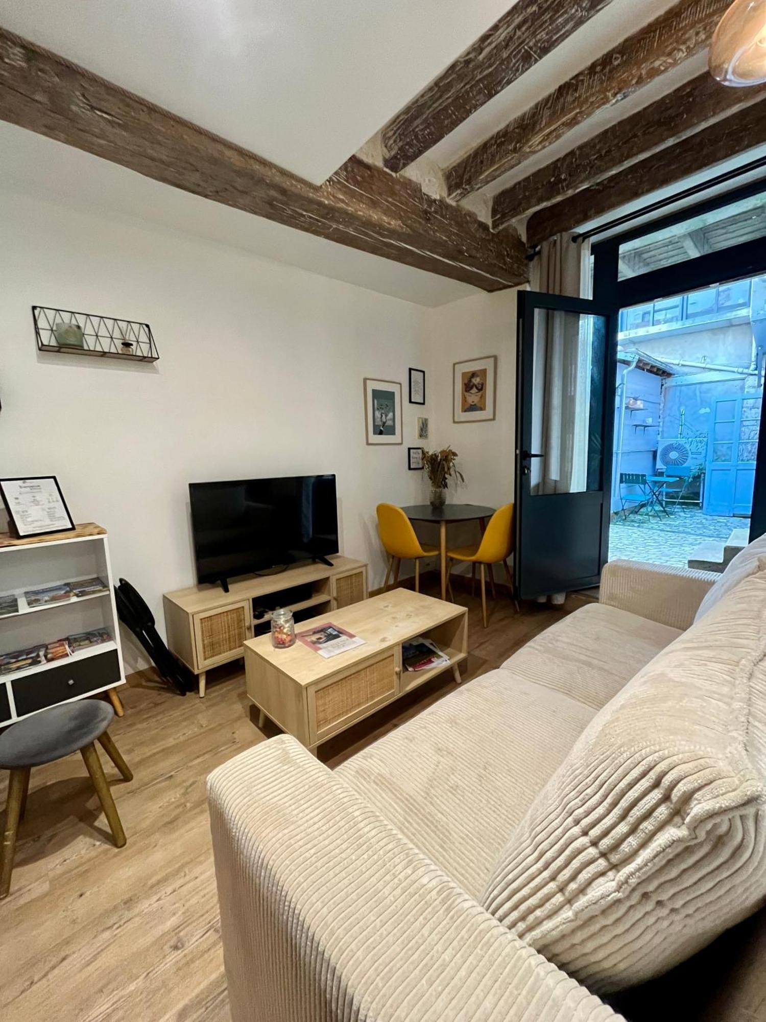 La Cour Chartraine - Cosy Appartement Avec Cour Exterieur A Blois Bagian luar foto